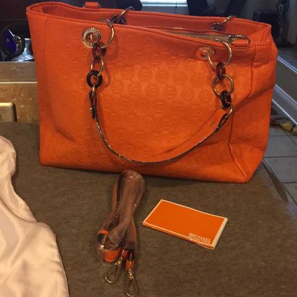 Michael Kors NWT Orange colot - Picture 5 of 8
